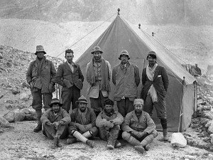 The 1924 Everest expedition team. George Mallory is second from left at the back. No sign of Guy Bullock. (Photo: John Noel)