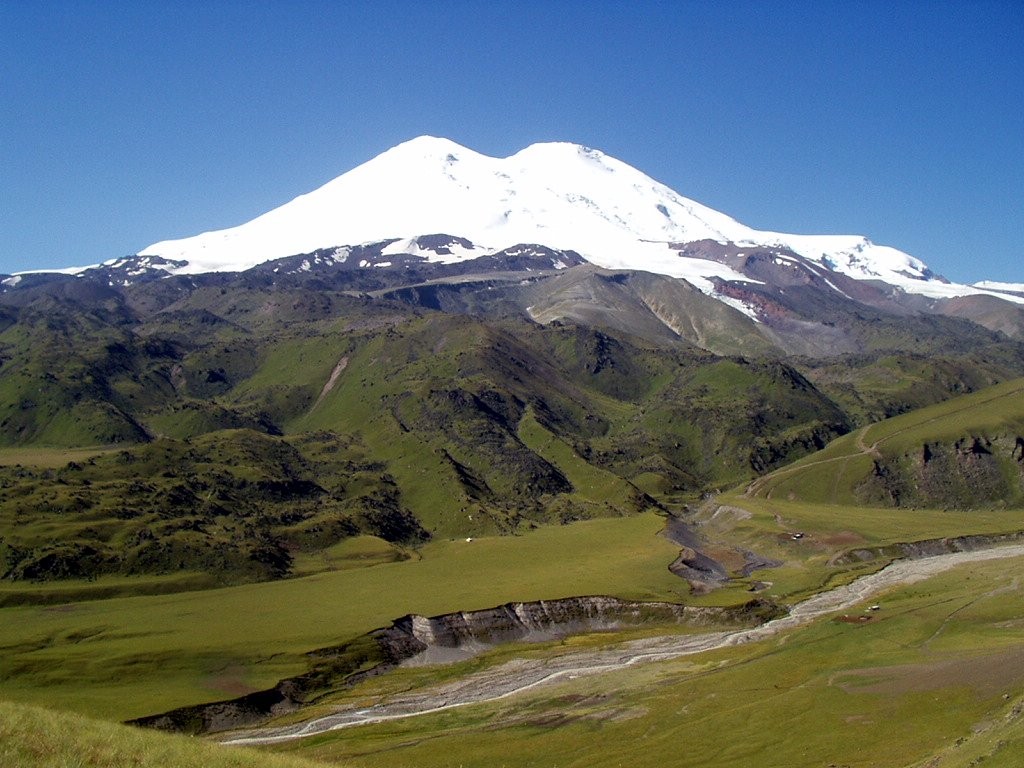 Elbrus (5642m) in the Russian Caucasus, the highest mountain in Europe (Photo: Alexander Sorel)